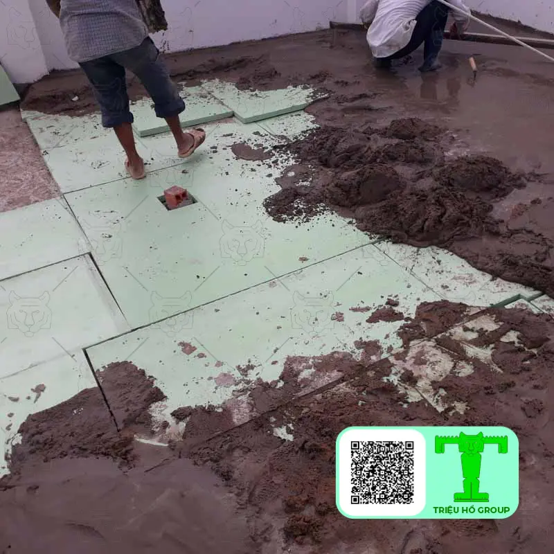 Thi công chống nóng sân thượng nhà phố