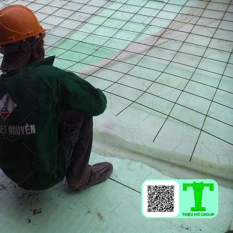 Trải lưới thép trên lớp XPS