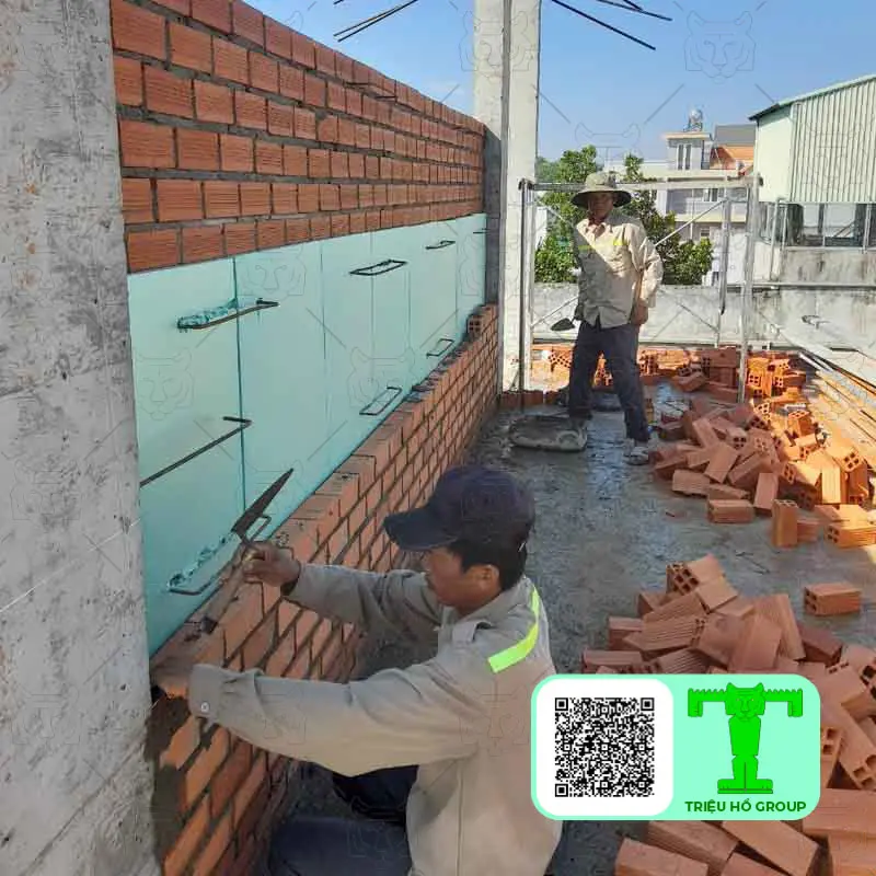 Xây tường đôi kẹp xốp XPS